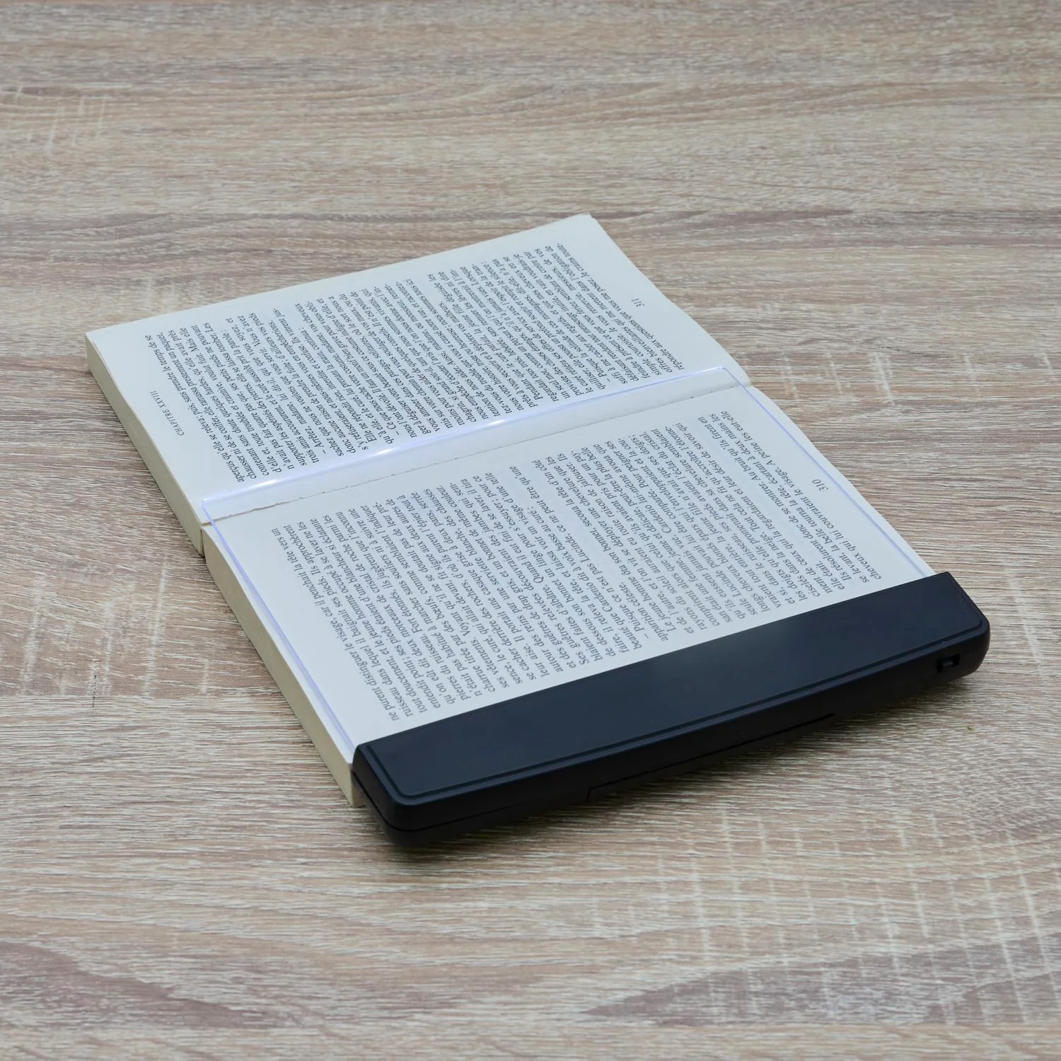 LISEUSE TABLETTE BOOK LIGHT - Image 3
