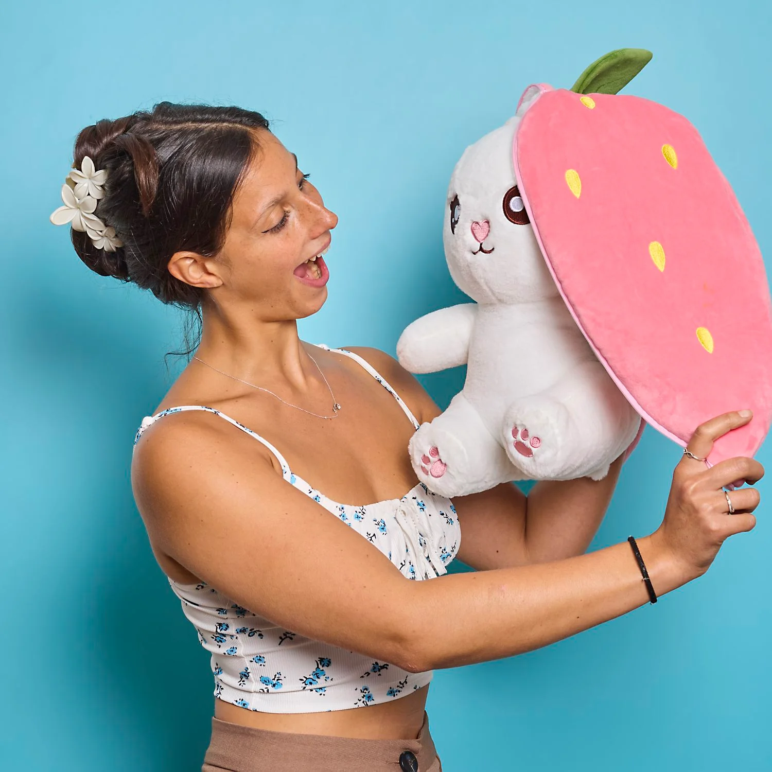 PELUCHE LAPIN SURPRISE FRAISE - Image 3