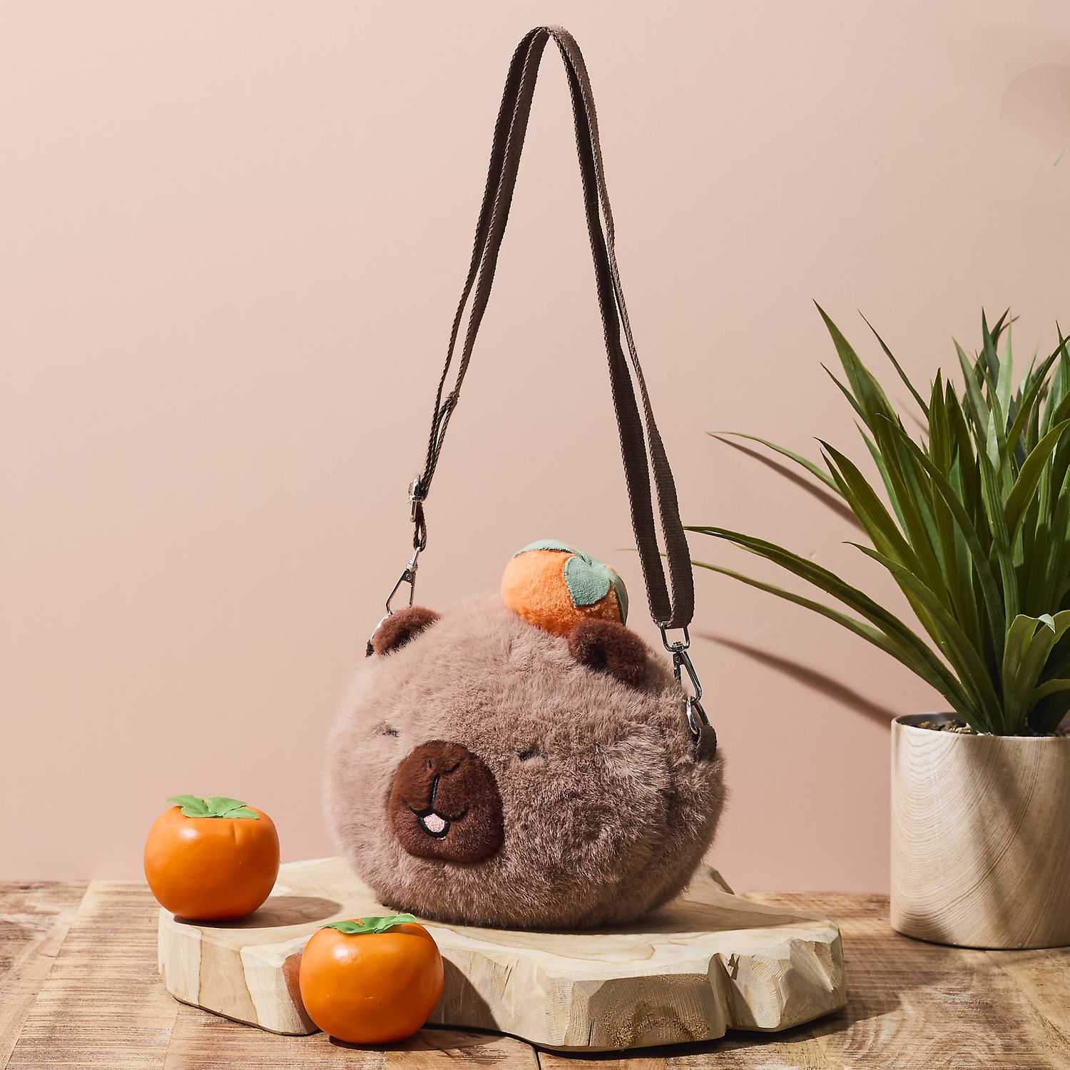 SAC PELUCHE CAPYBARA VIBRANT - Image 2